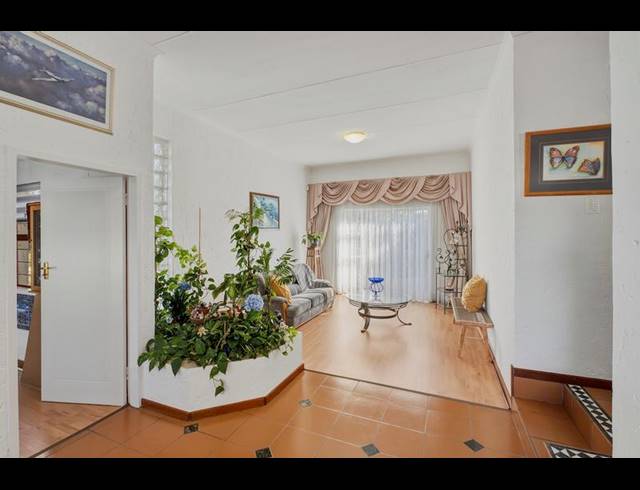 4 BEDROOM HOUSE FOR SALE IN GARSFONTEIN EXT 11
